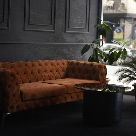 Aura Boutique Hotel Батумі Екстер'єр фото