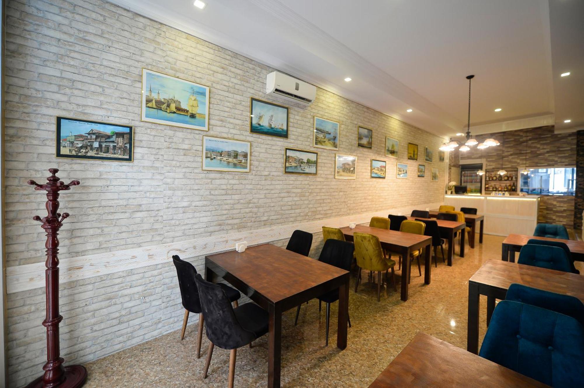Aura Boutique Hotel Батумі Екстер'єр фото