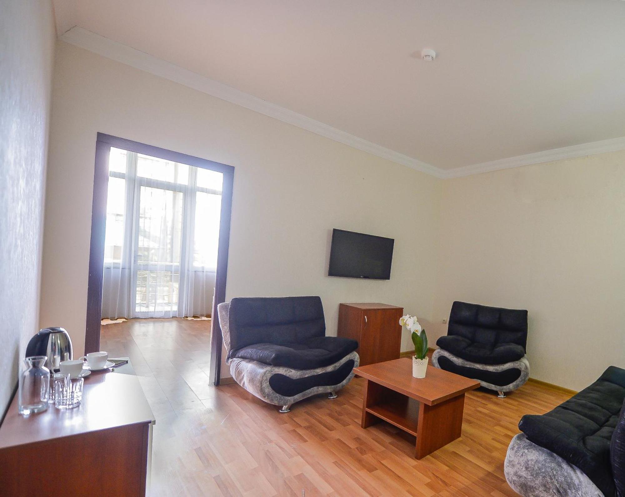 Aura Boutique Hotel Батумі Екстер'єр фото